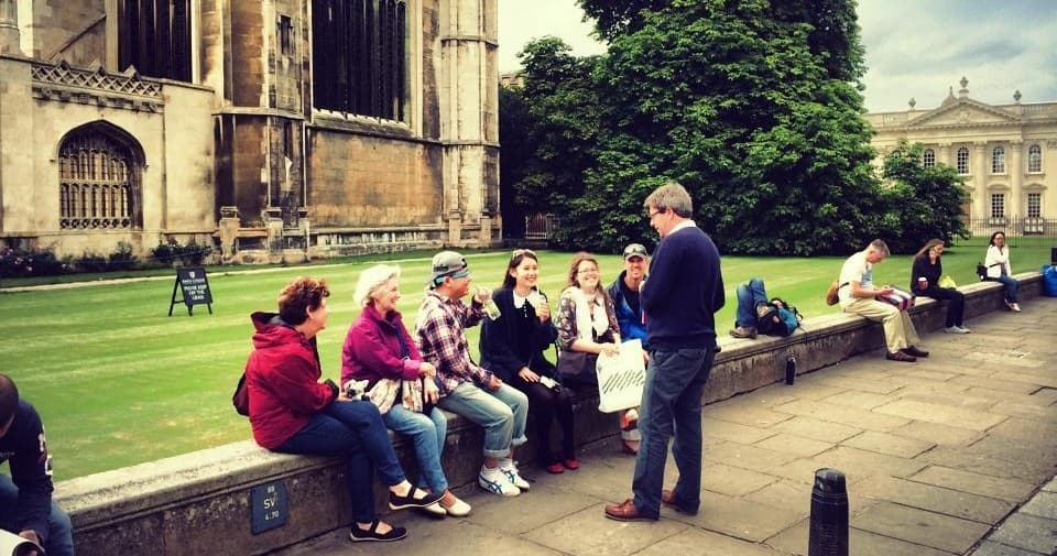Cambridge Walking & Punting with Alumni Tours