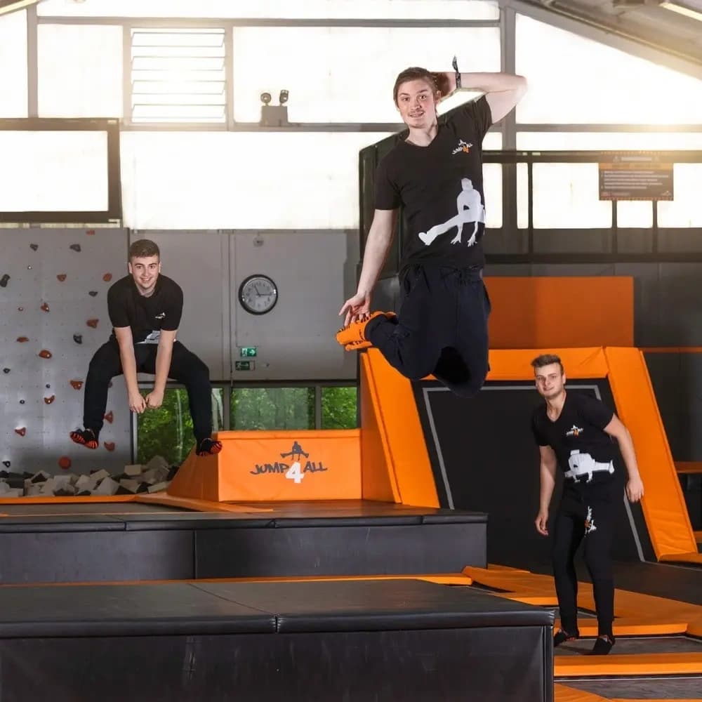 Vereinsgruppenticket at Jump4All Ulm: Group Trampoline Experience for Clubs