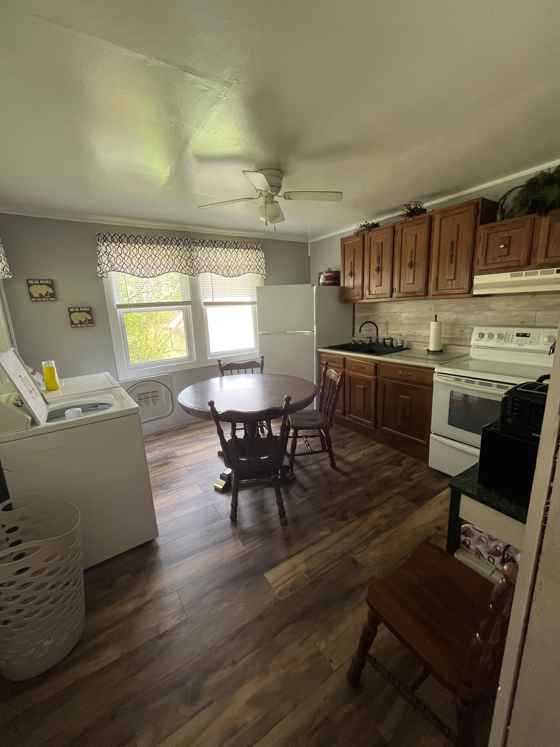 Climbing Bear-Black Bear Lodge — Trail-Edge Vacation Rental Near Pocahontas Trail, Bluefield WV photo 2