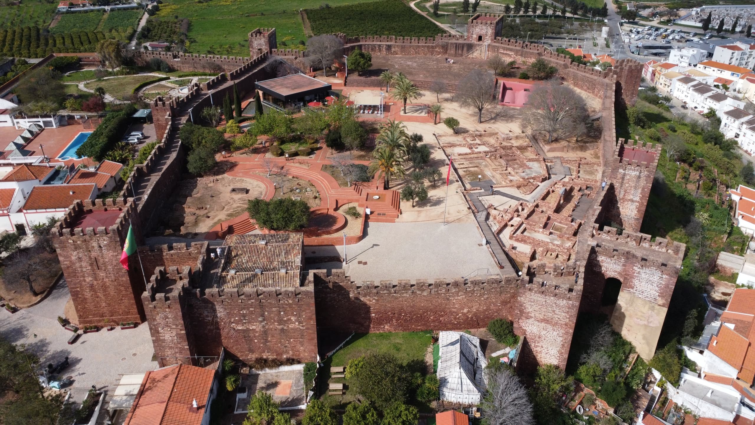 Historic Silves Castle & Wine Tasting with Albufeira Drivers