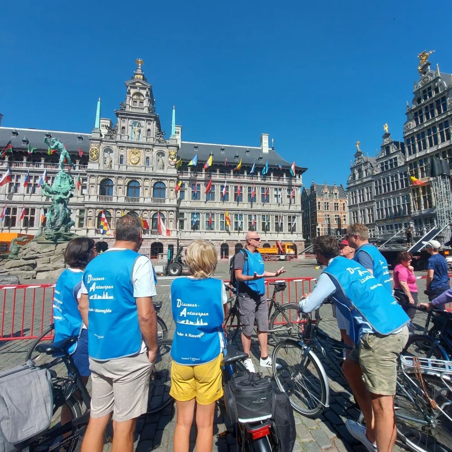 Antwerpen Walks with Discover Antwerpen Highlights