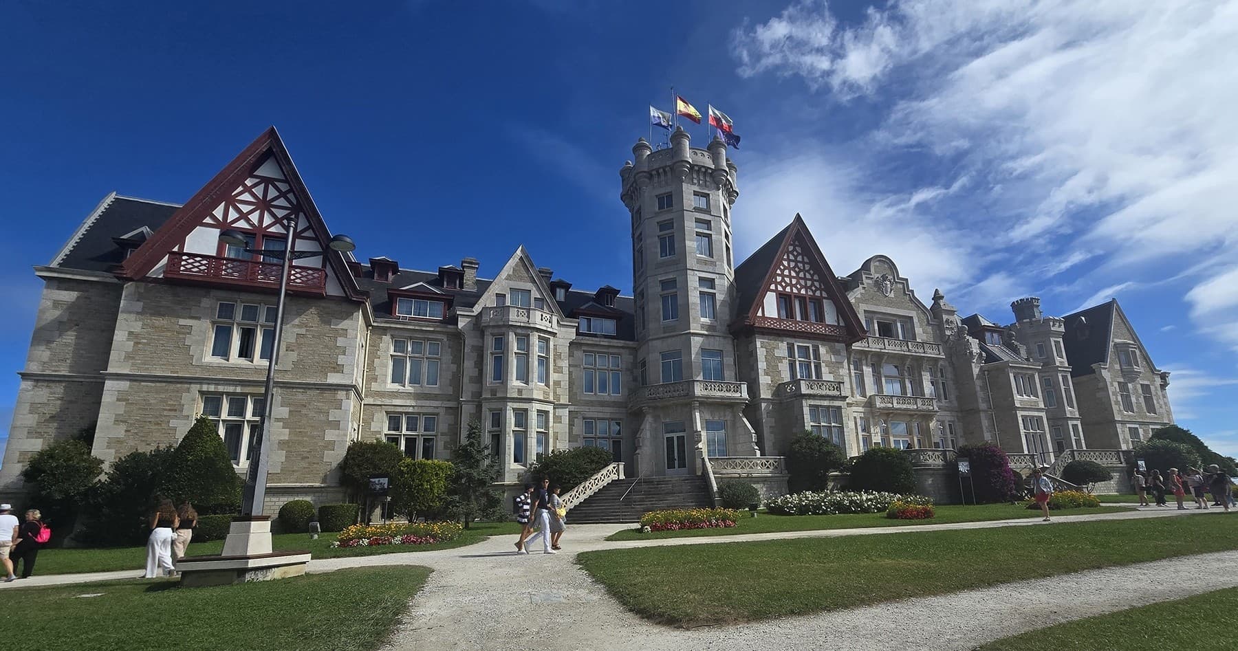 Palacio de la Magdalena: Two-Hour Palace, Sea Lions, and Maritime History in Santander