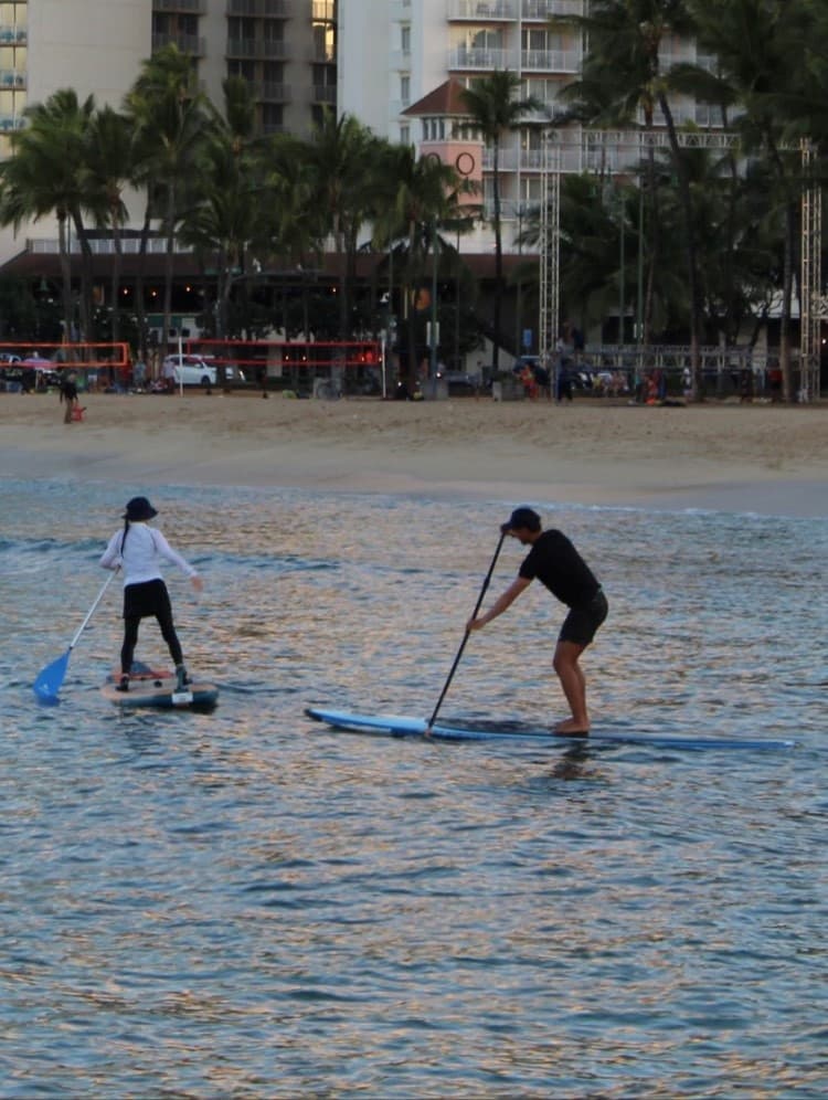 Stand-Up Paddleboarding with Waikiki Surfing School in Honolulu