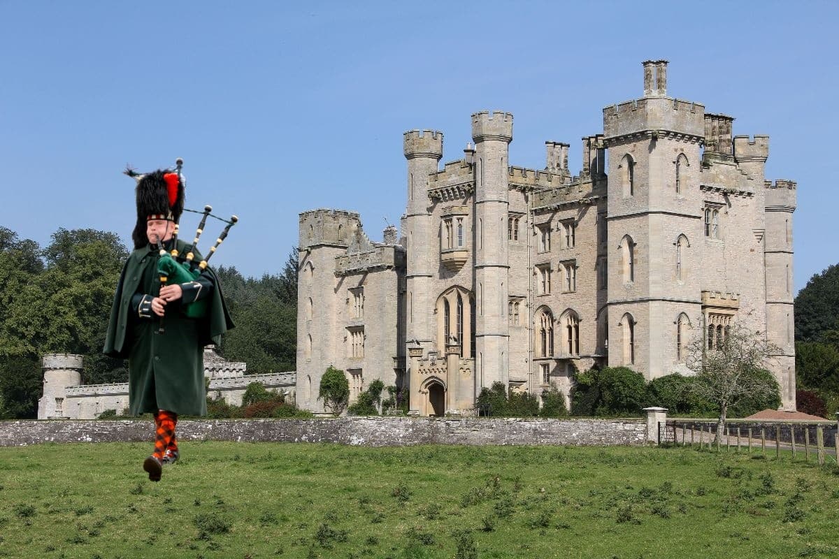 Mini Highland Games at Duns Castle: Caber Tosses, Axe Throwing & Whisky Tasting