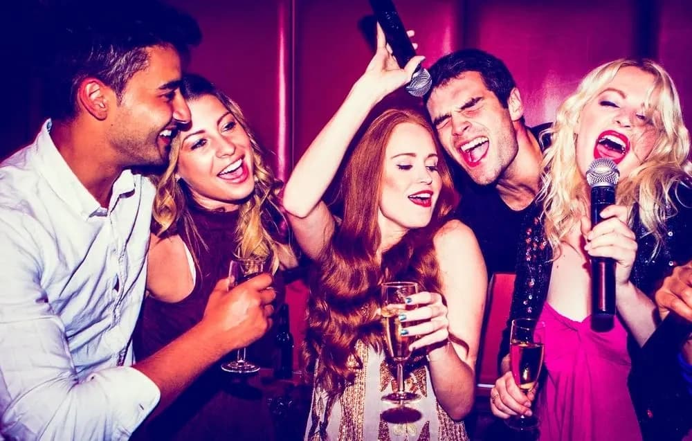 Water-Activities: Karaoke Cruise with Kittywake Canal Cruises