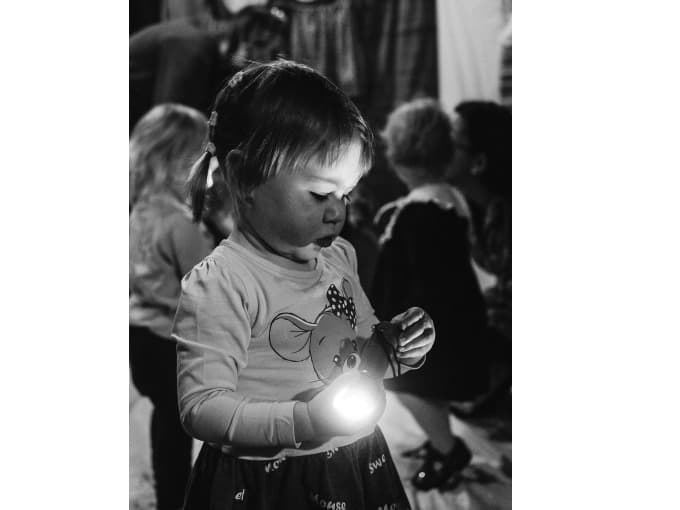 Flashlight Discovery Tour at Westpark Bochum: Family Night Walk by Jahrhunderthalle