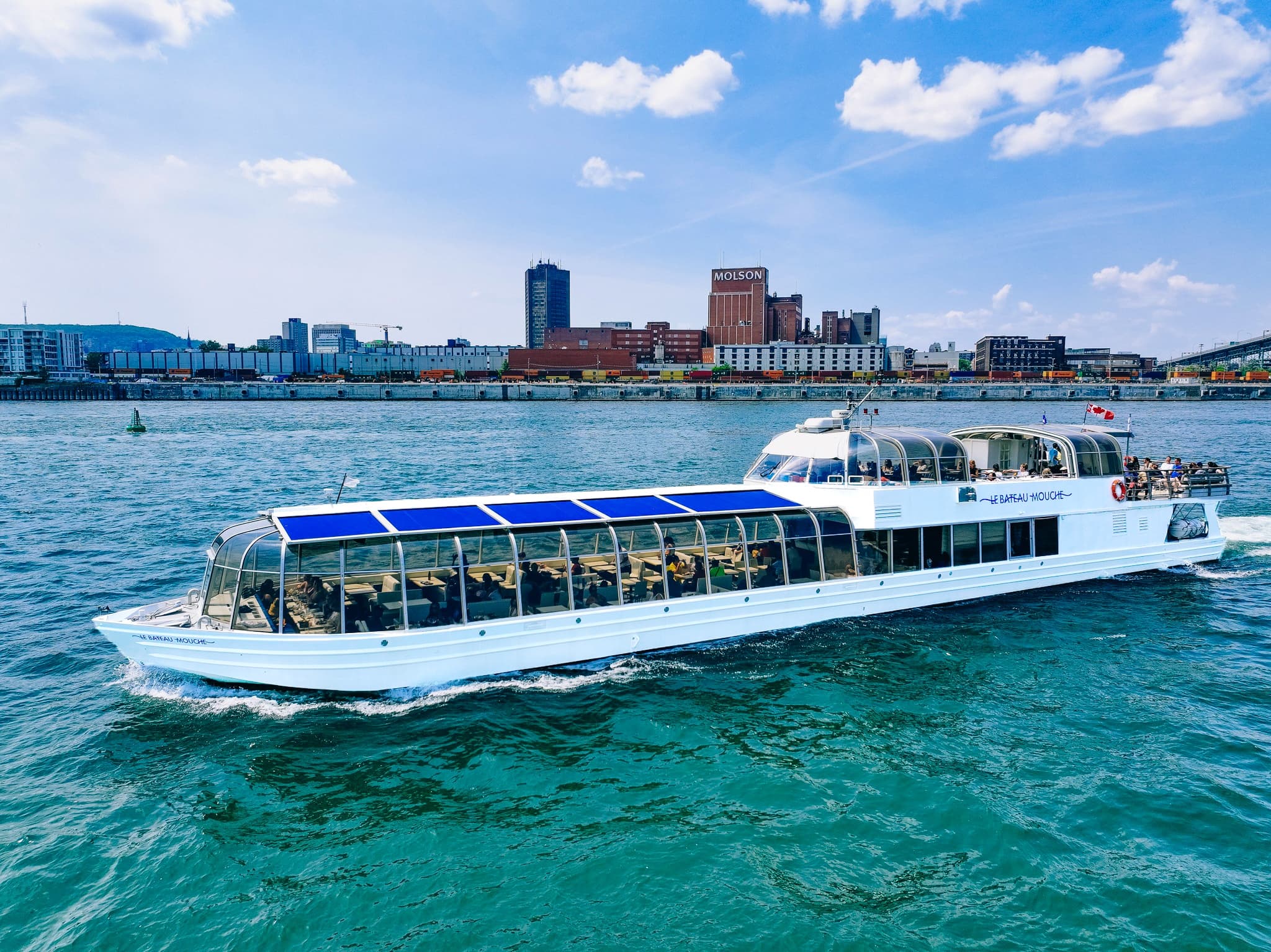Croisière Guidée in Montreal: Scenic Boat Tour Experience