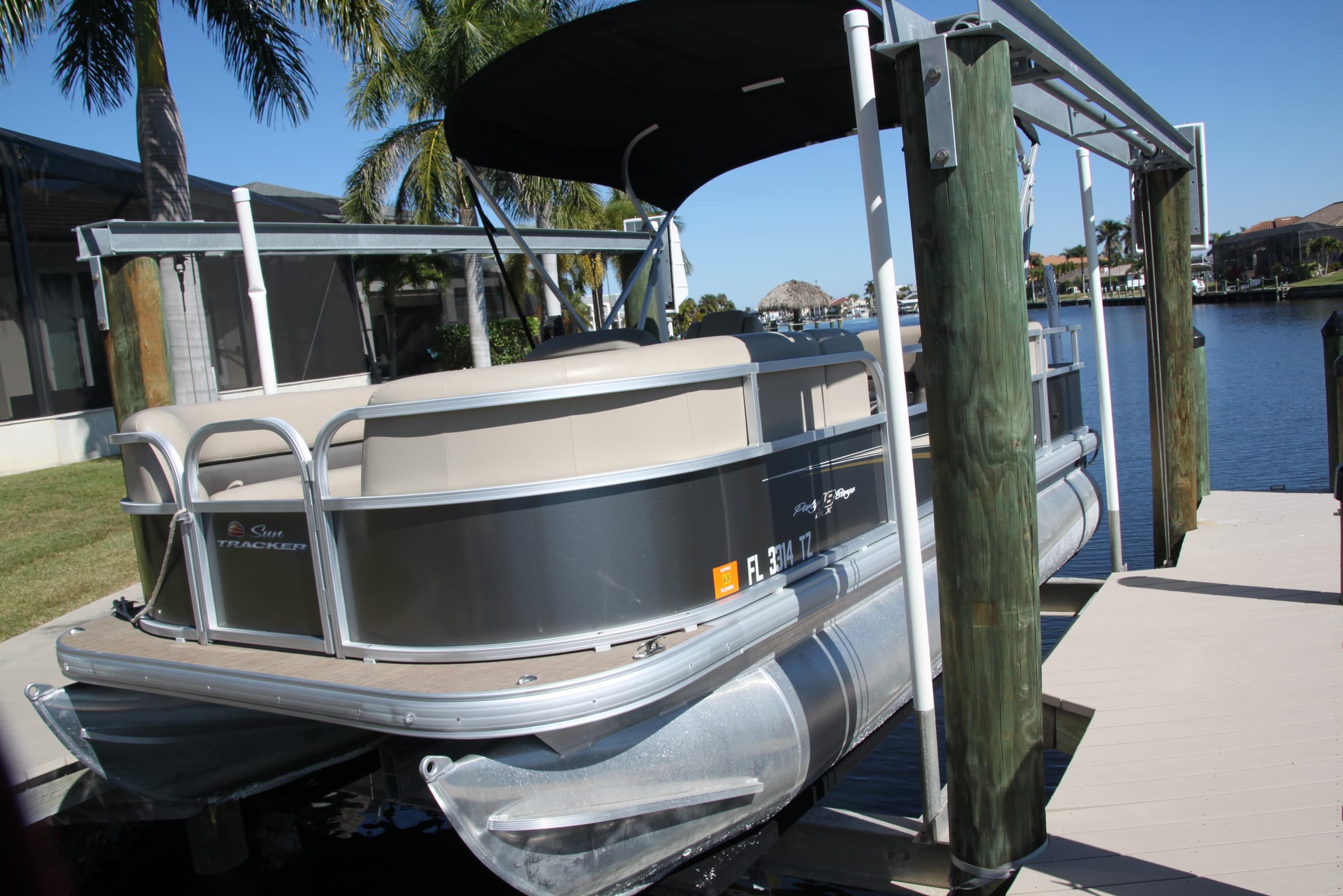 Sun Tracker 75HP Pontoon Rental in Cape Coral 20ft Pontoon for Groups photo 1