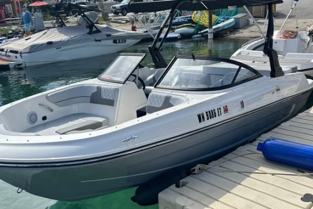 Six-Hour Boat Rentals on Lake Chelan: Family Cruises & Watersports from Lake Shores