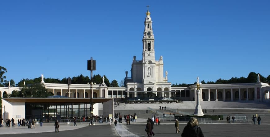 Discover Portugal with Celina Tours' Fátima & Nazaré Day Trip