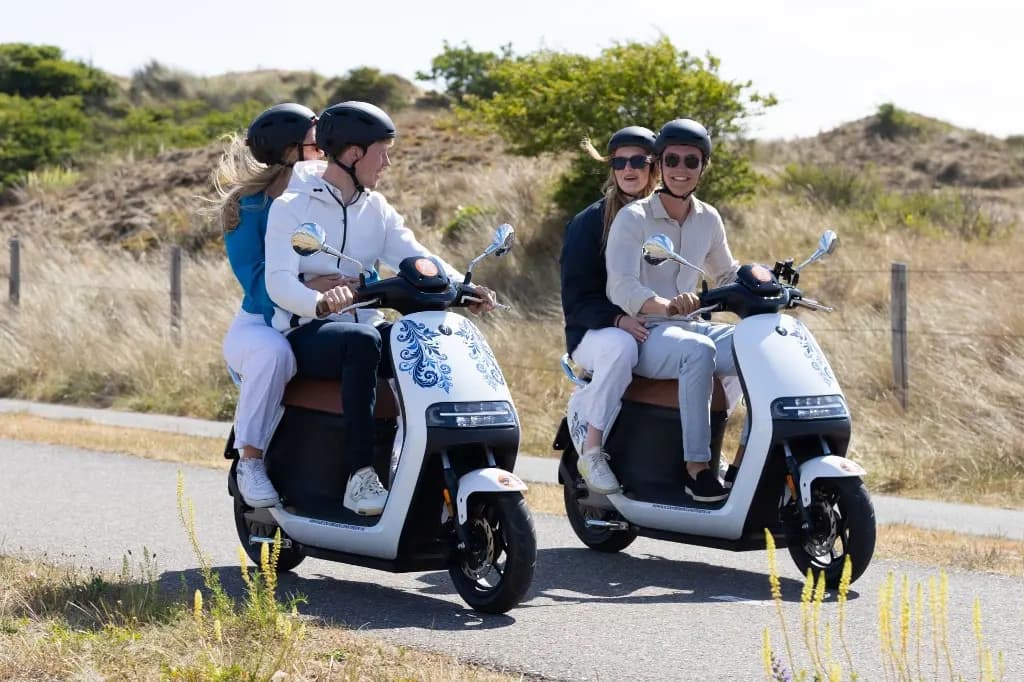 Explore Bollenstreek's Flower Fields and Beaches with a 3-Day Scooter Rental