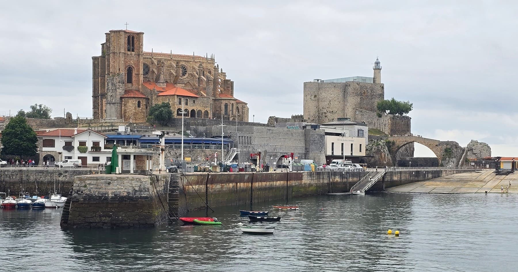 Castro Urdiales Guided Walk: Castle, Gothic Church & Coastal Views