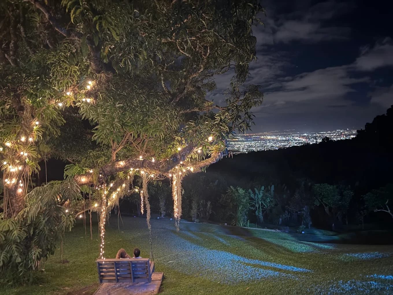Intimate Nutridge Estate Luau: Sunset Farm-to-Table Hawaiian Experience in Honolulu photo 1