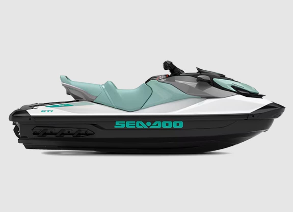 Water Activities with GC Jet Ski Hire in your Adventure Trip