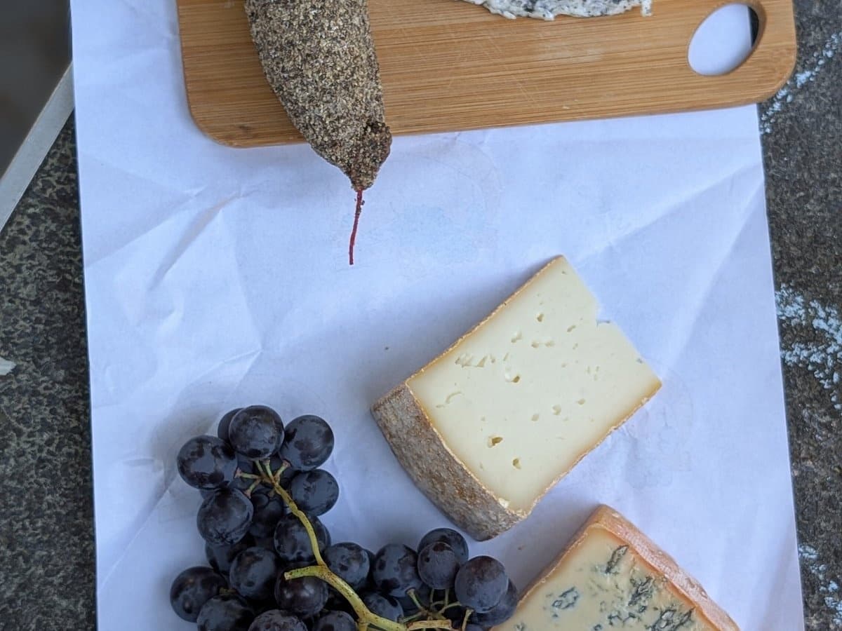 Charlottenburg Public Tour: Market Bites, German Beer & Artisan Cheese in Milano photo 3