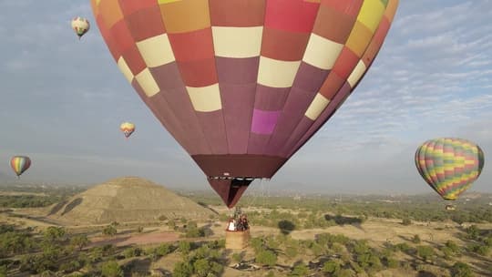Hot Air Balloon Adventures with VUELO EN GLOBO AEROSTÁTICO at Pyramids