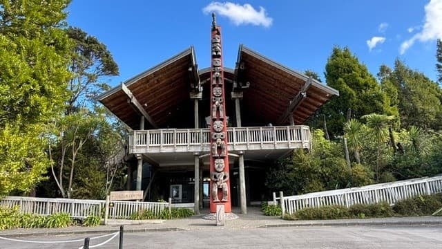 Piha to Pours: Coast to Toast Luxury Experience — Auckland West Coast & Wine Day Trip