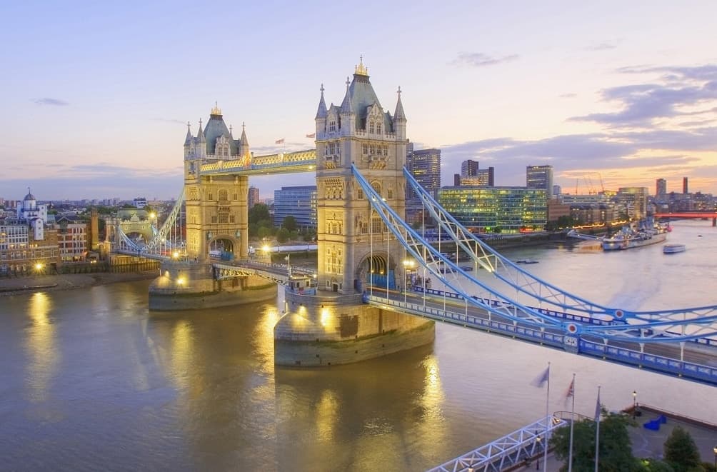 History & Landmarks Tour of London with Free Tour la City de Londres