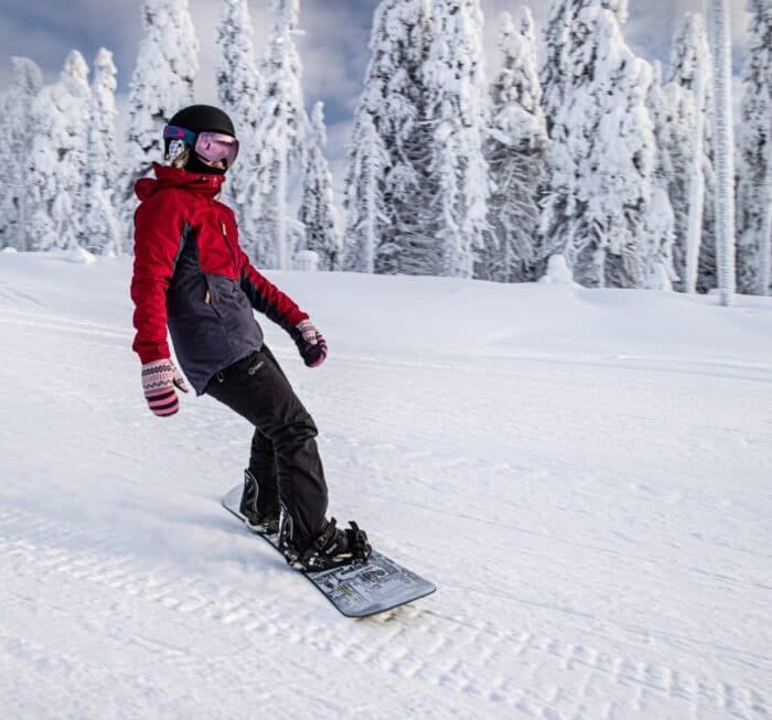 Learn to Ski at Ukkohalla: Beginner Lessons in Hyrynsalmi's Snowy Fells