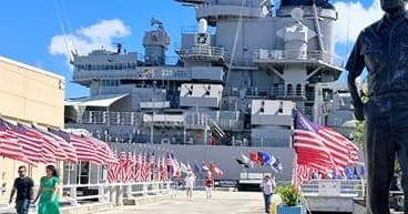 Historical Water Activities at Pearl Harbor with Pearl Harbor Experiencia Completa