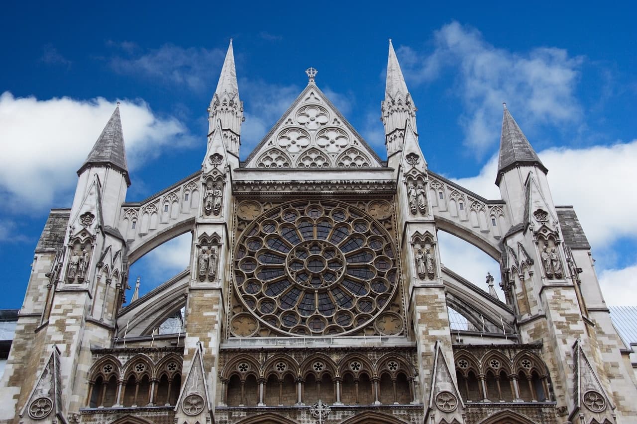 Historical Landmarks Tour with London Strides LTD