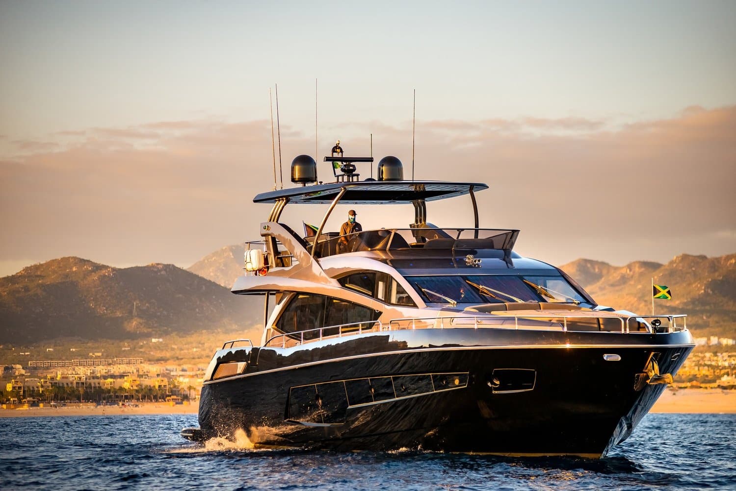 80 ft Sunseeker Manhattan Yacht Charter in Cabo San Lucas