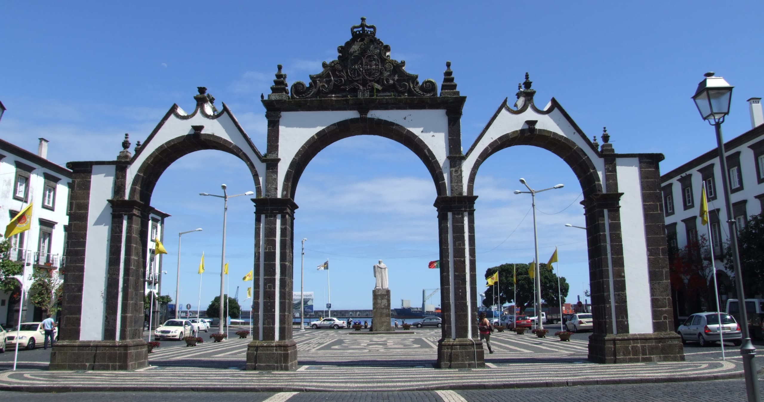 Effortless Transfer Service with Azorean Tours in Ponta Delgada