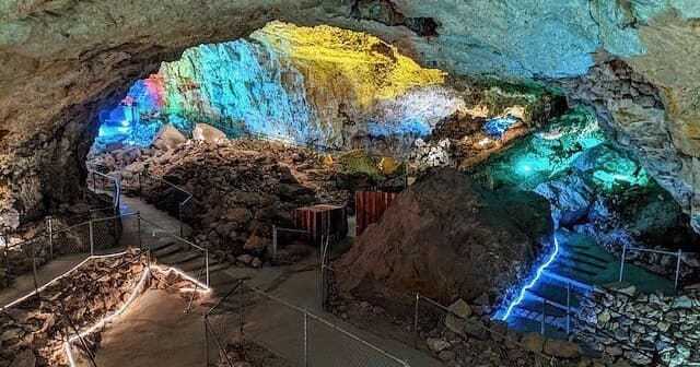 Descend 210 Feet into America's Largest Dry Caverns: STANDARD Tour on Route 66