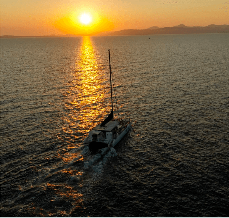 Mallorca Sunset Catamaran Cruise: 3-Hour BBQ Sail from Magaluf