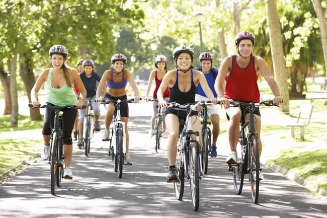 Three-Hour Munich Bike Tour: English Garden, Eisbach Wave & Historic Squares