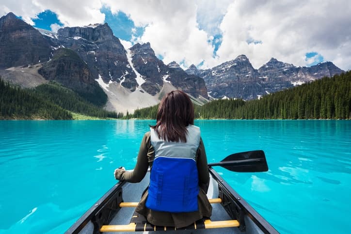 Moraine Lake Tour with Into the Wild Tours