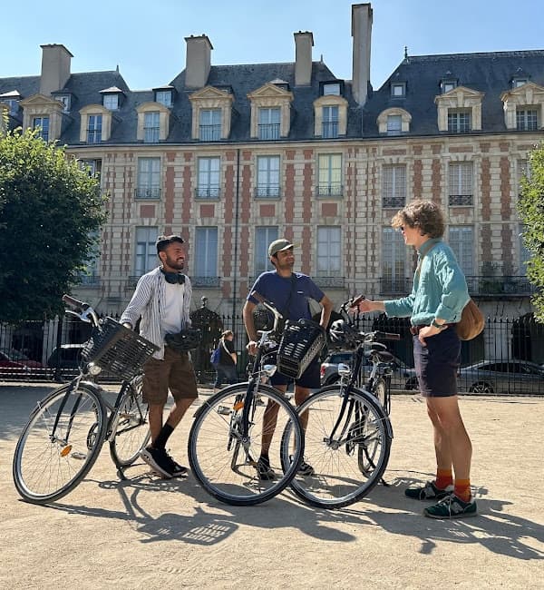 Paris Bike & Bites: Top Landmarks and Pastry Tasting in 3 Hours