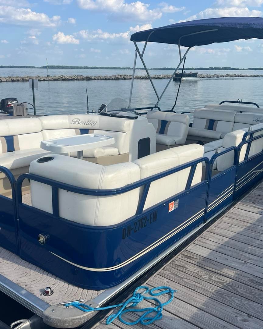 Bentley Pontoon Boat Rental on Grand Lake, Celina OH photo 1
