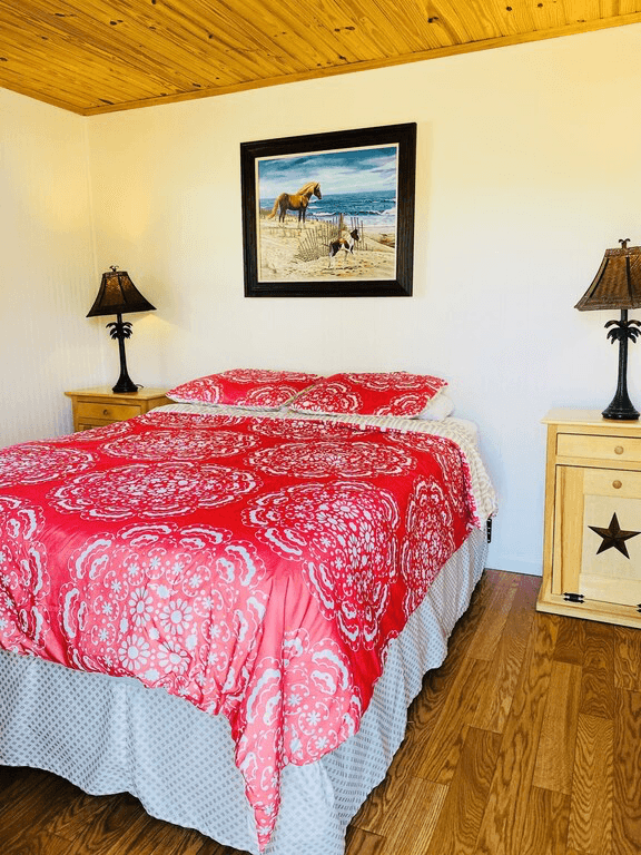Waterfront Cottage Stay at Snug Harbor Marina