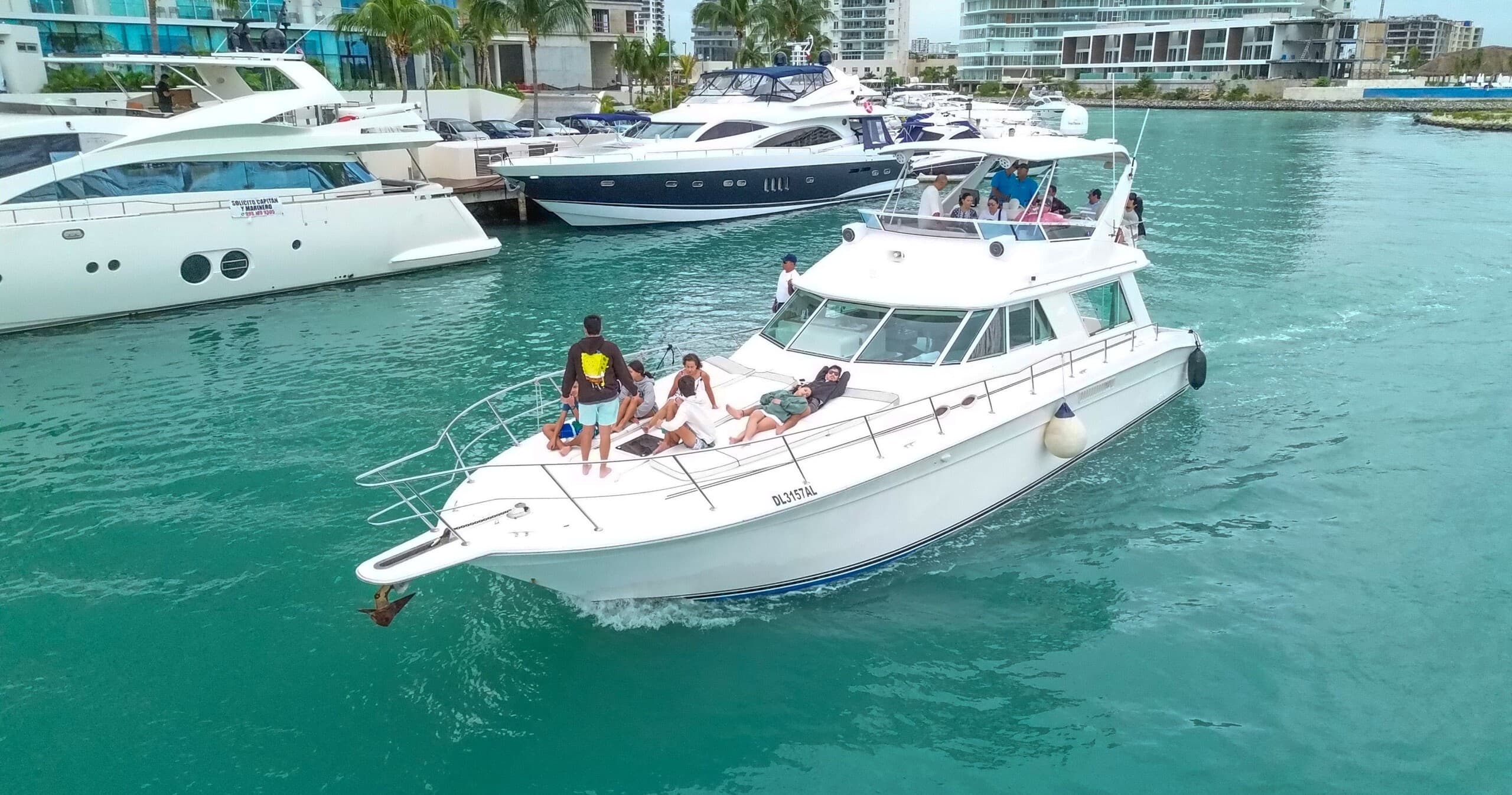 Luxury Yacht Charter with Yachts Cancun MX