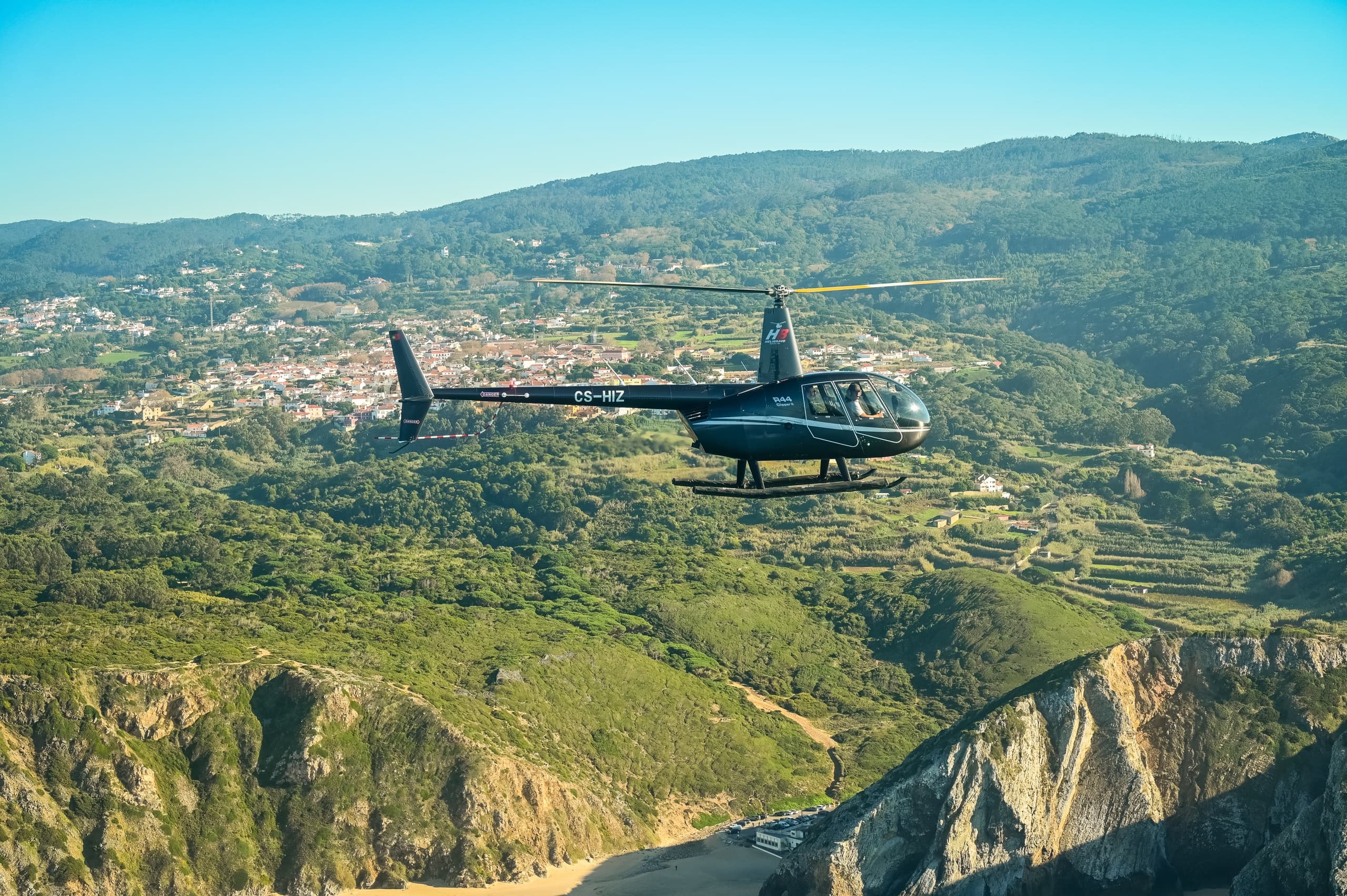 Helicopter Romance Over Alqueva: Voo & Sabores a Dois at Vale do Manantio