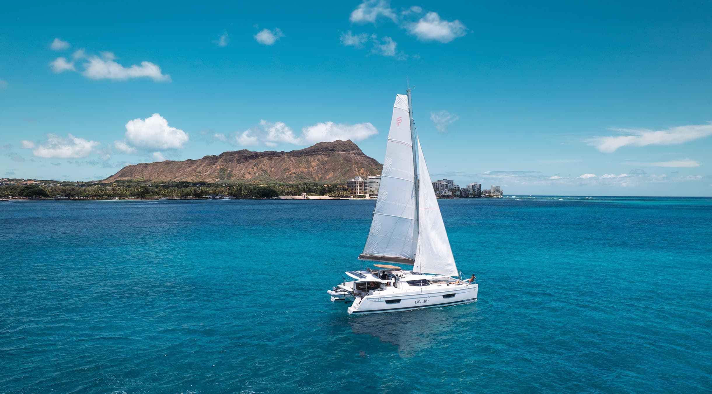 Luxury Yacht Cruise with Lokahi Cruises in Honolulu