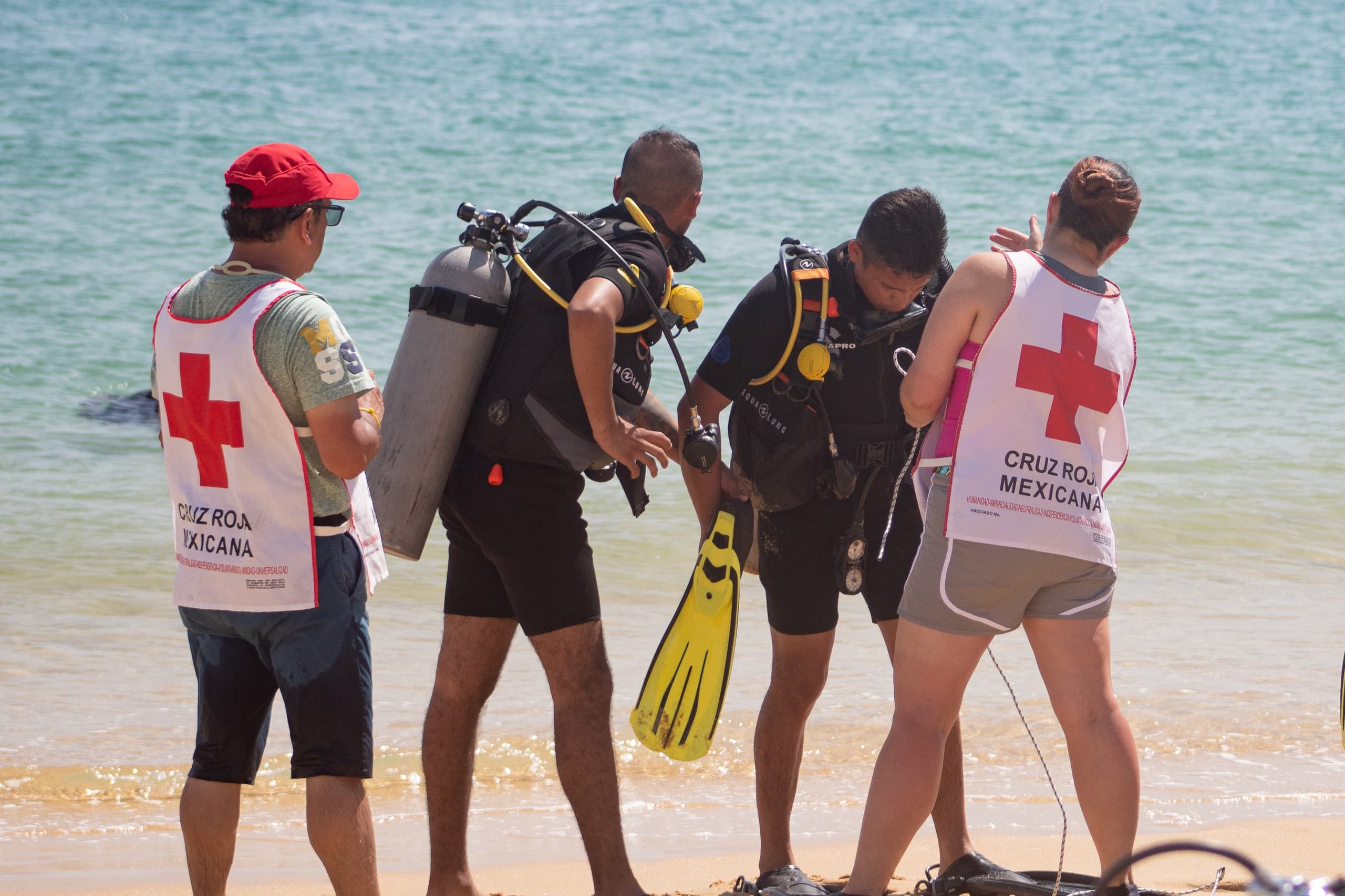 PADI Rescue Diver Certification in Cabo San Lucas — Become a Confident Dive Rescuer at Land's End photo 1