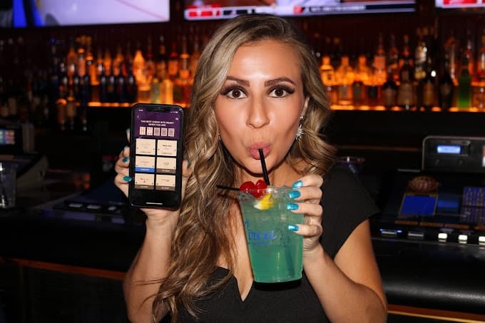 Fremont Street Bar Crawl with Luxury Vegas Getaways