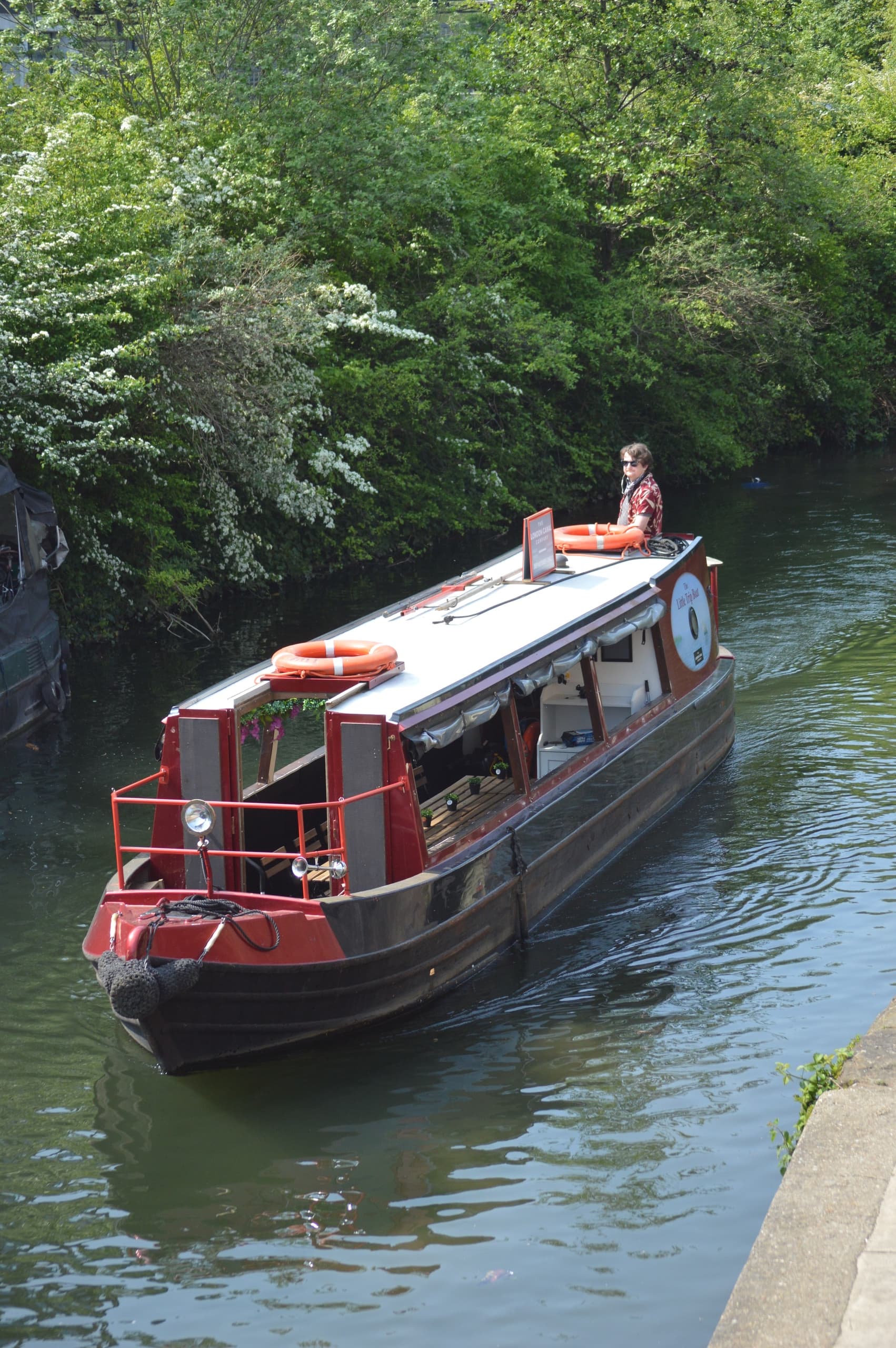 Camden Market to Kings Cross: Narrowboat Trip Through St Pancras Lock photo 2