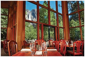 Yosemite Guided Overnight Lodging Tour at Yosemite Valley Lodge: Explore Giant Sequoias and Scenic Trails