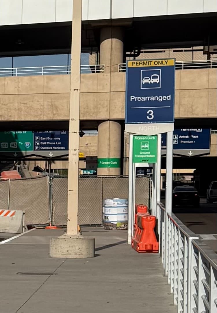 Sky Harbor Private Transfer: Scenic, Stress-Free Ride to Your Phoenix Hotel photo 1