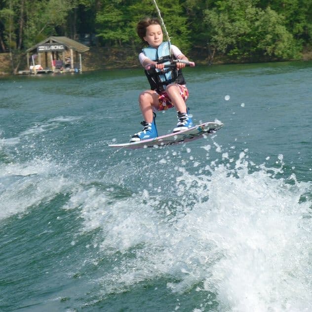 Mastering Water Sports with Séance Small Boat Wakeboard Lessons in Virelade