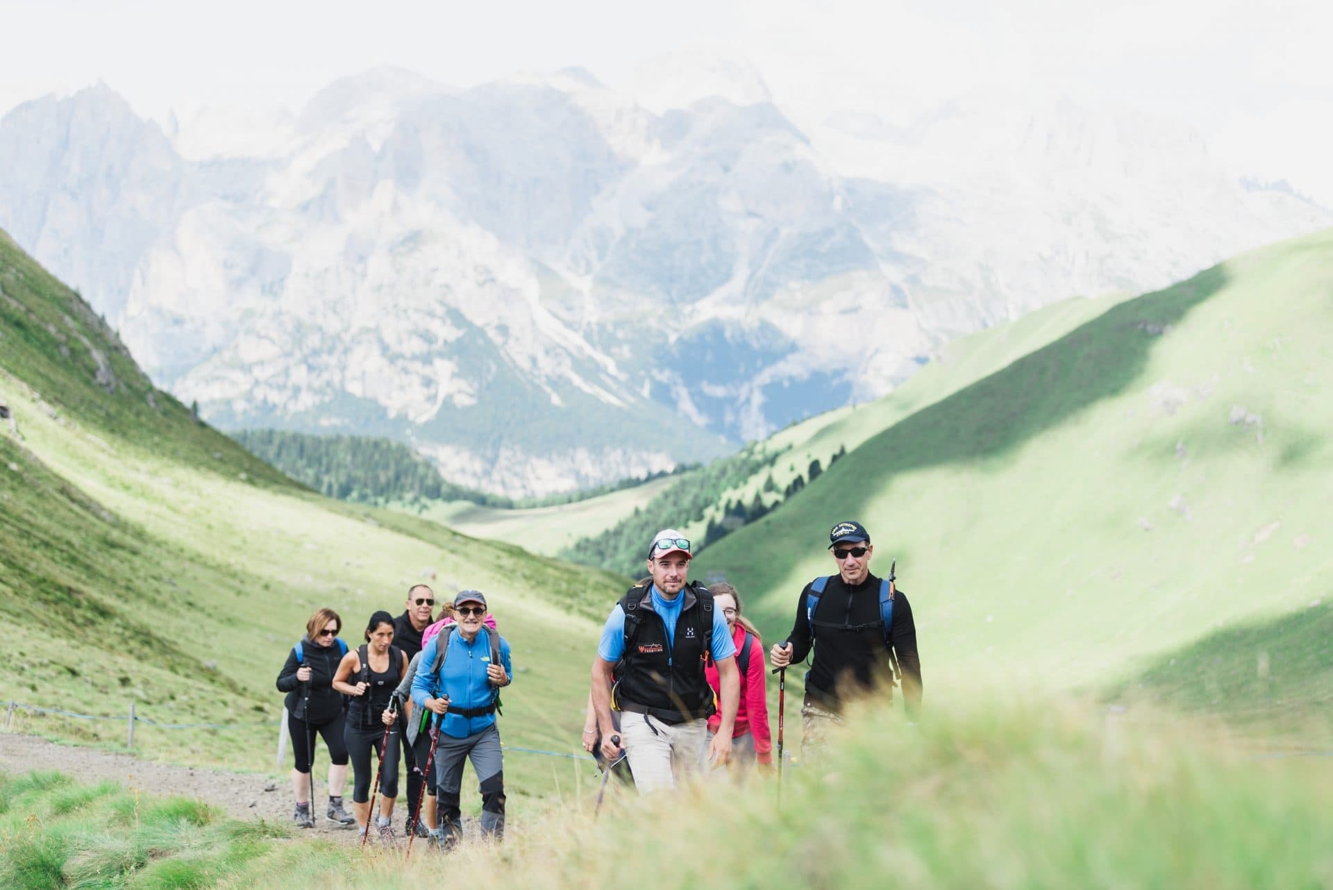 Hiking at Sul sentiero dei camosci in Ciampac Basin