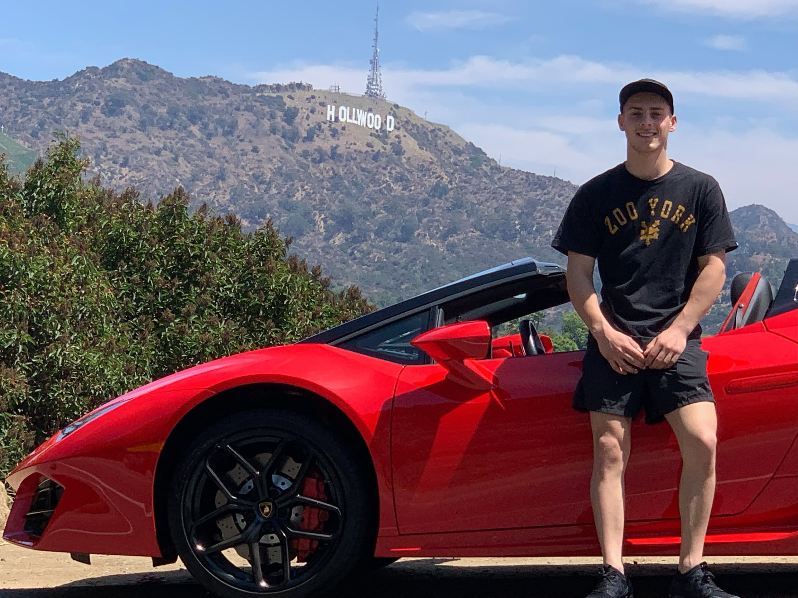 Luxury Car Thrills with Ride Like A Star: Lamborghini Hollywood Viewpoint