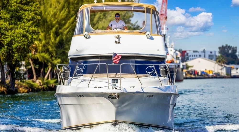 Biscayne Bay Yacht Tours with 100 Miami Luxury Rentals