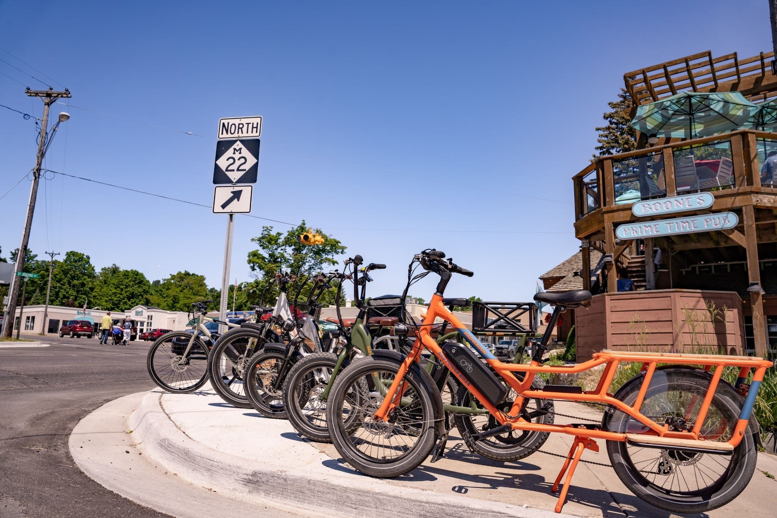 Cruiser East Bay E-Bike Rentals: Explore Leelanau’s Shorelines and Orchards photo 3