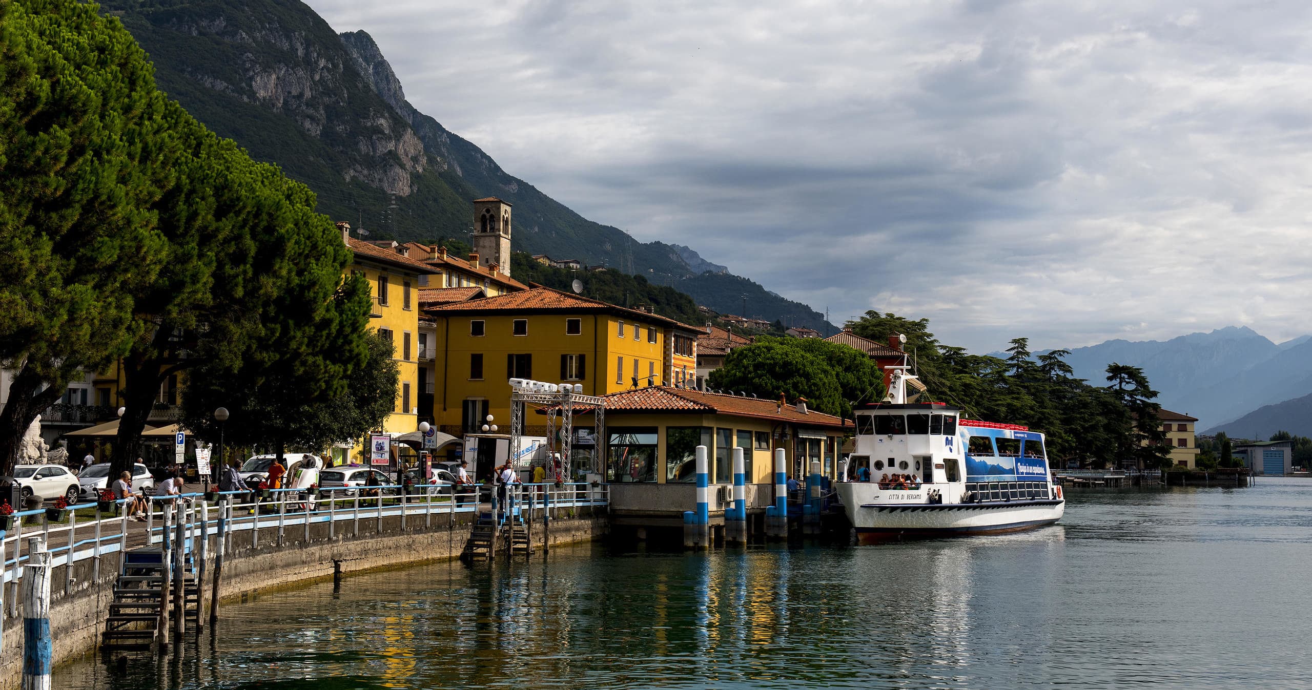 Lakeside Boat Charter: Da "Sulzano 2" at Lovere