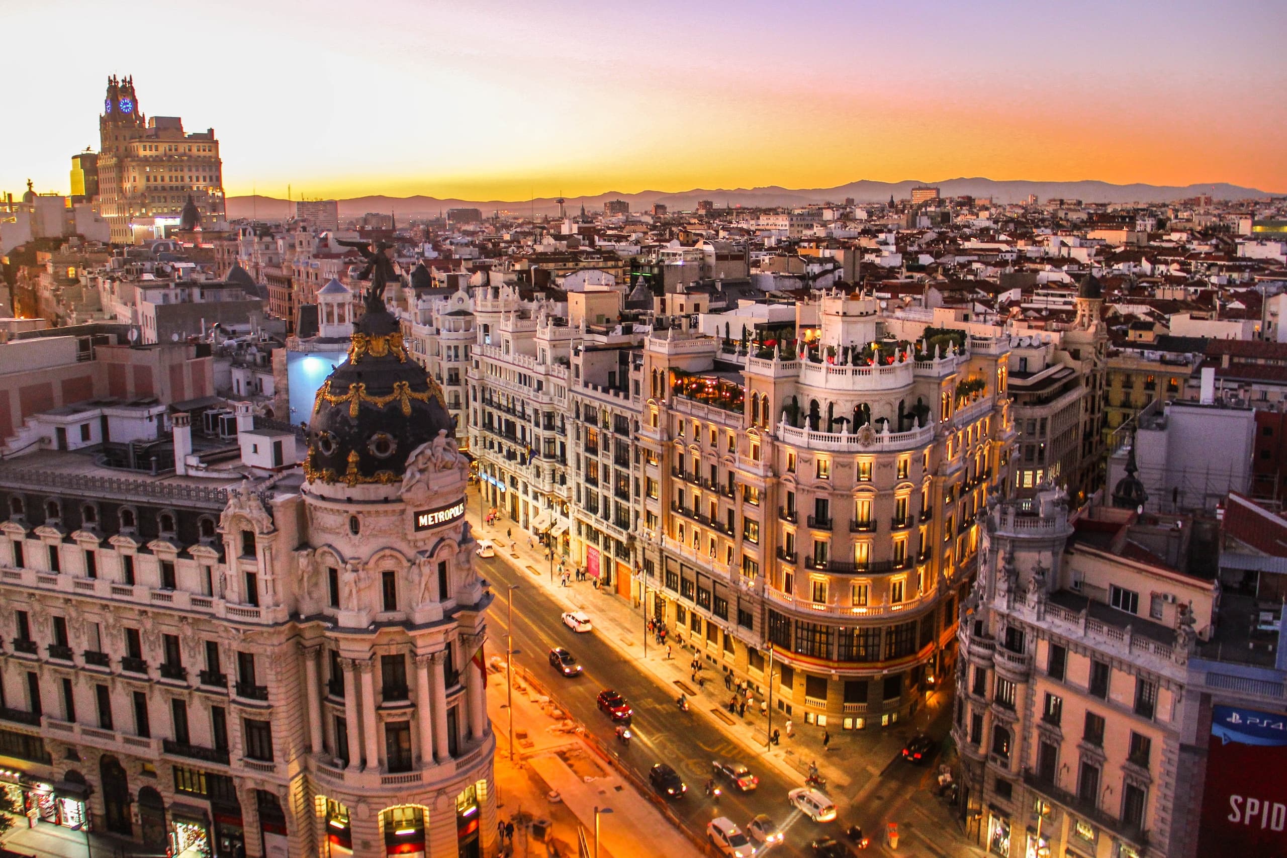 Luxury Water & Land Tour at Barcelona by Innovar Events
