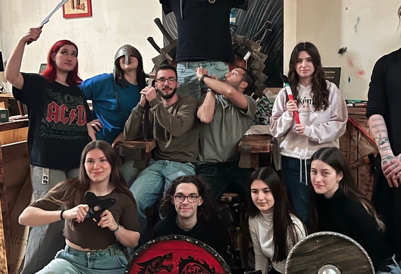 València Axe-Throwing for Birthdays & Despedidas de Soltero/a — 2-Hour Party Packages